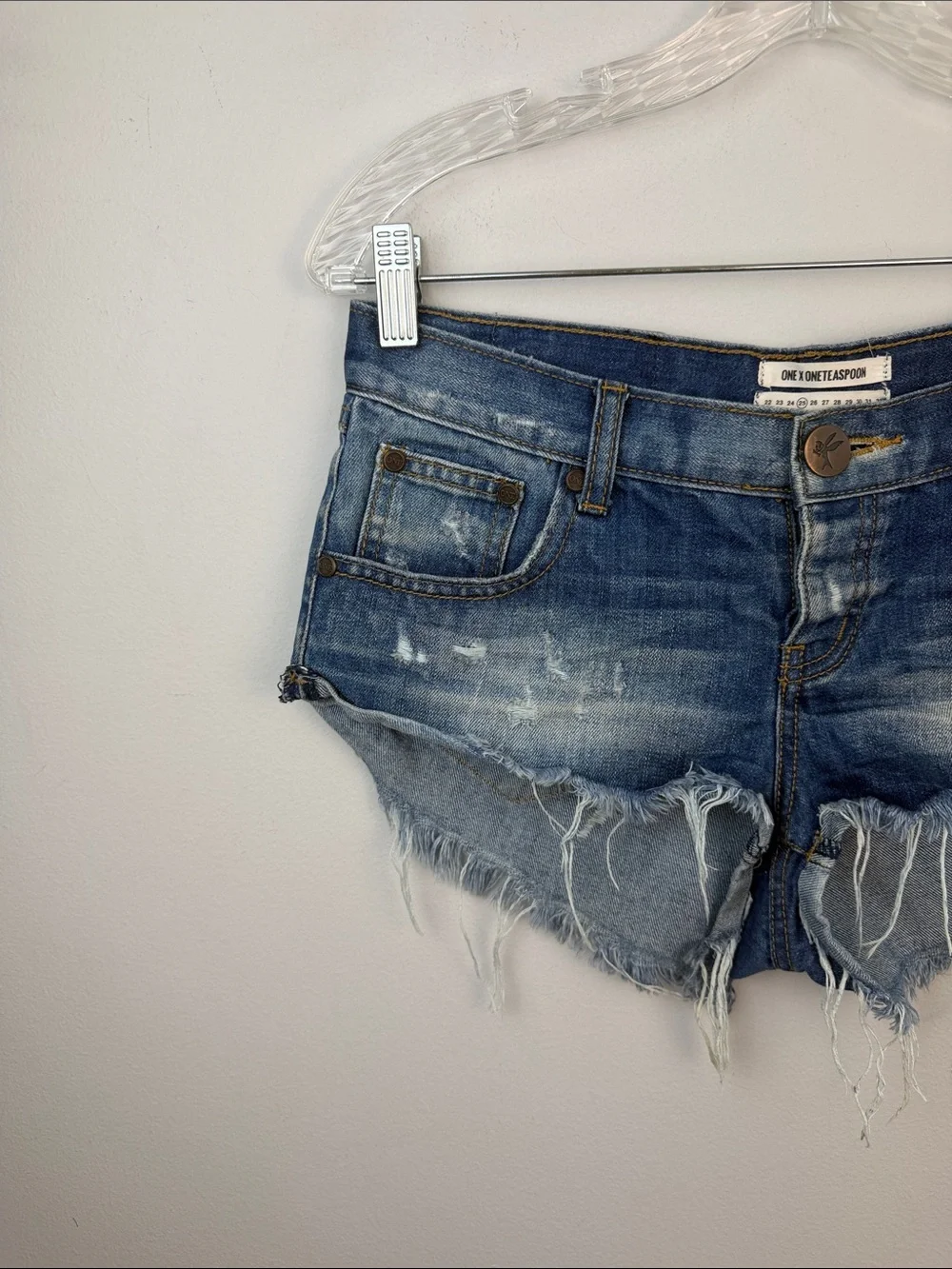 One Teaspoon NO 2’s Low Rise Jean Shorts 8” Rise Raw Curved Hem Sz 25 Distressed